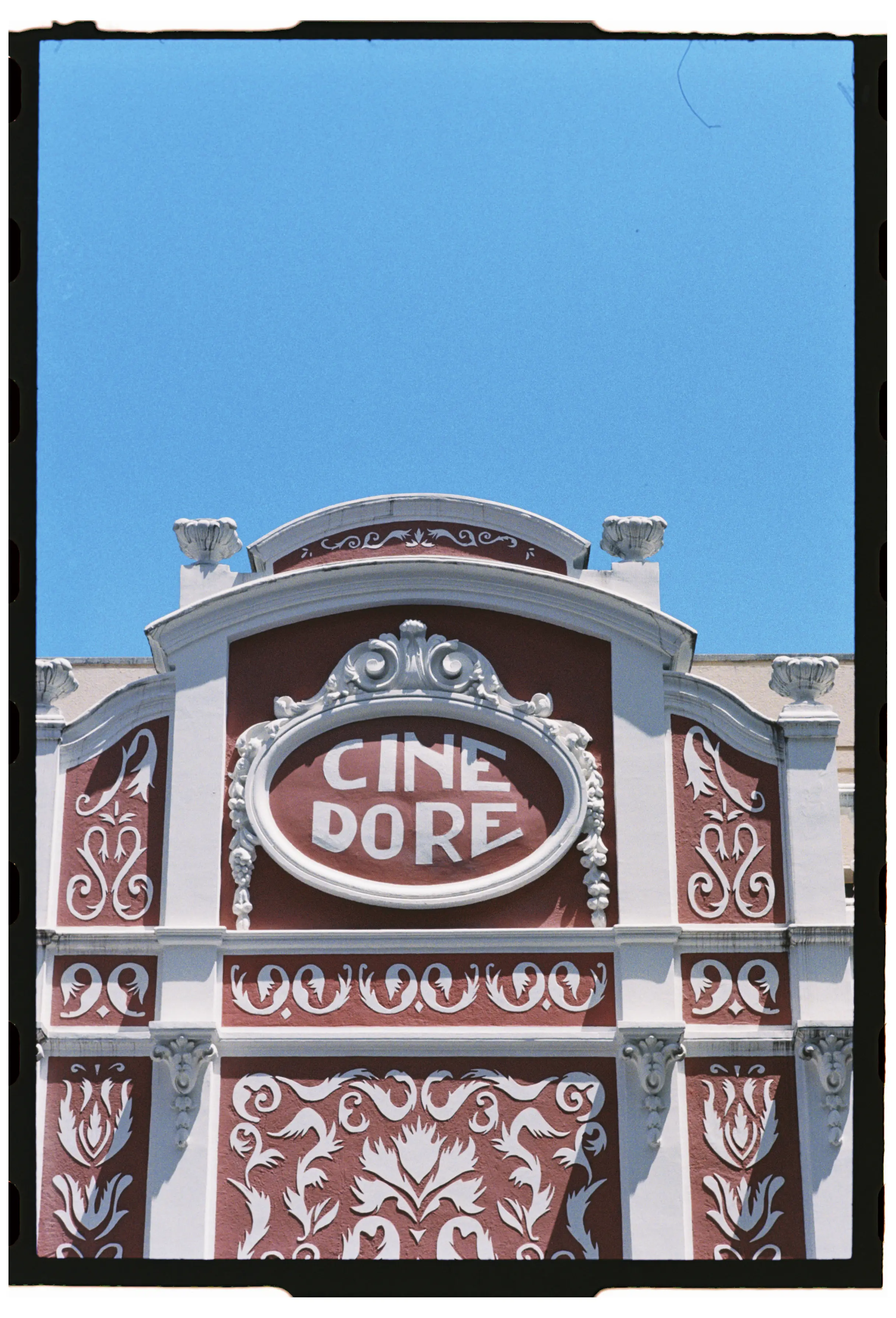 fachada cine dore madrid