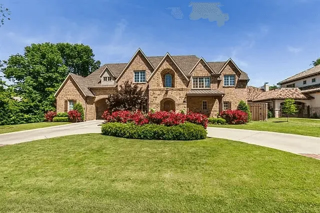 Attic encapsulation and ventilation installation in Dallas home