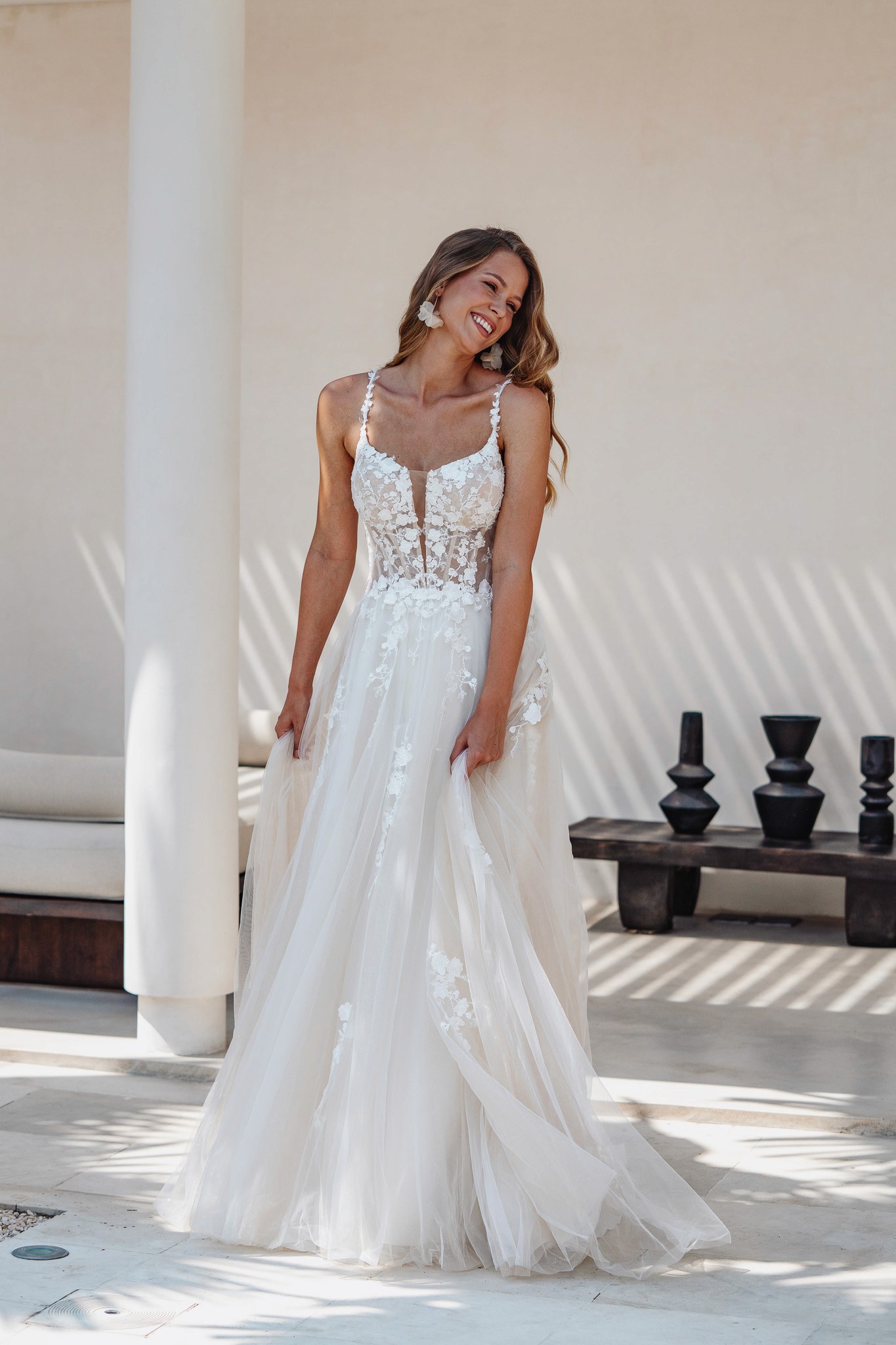 Modernes Strandbrautkleid mit Spaghettiträgern