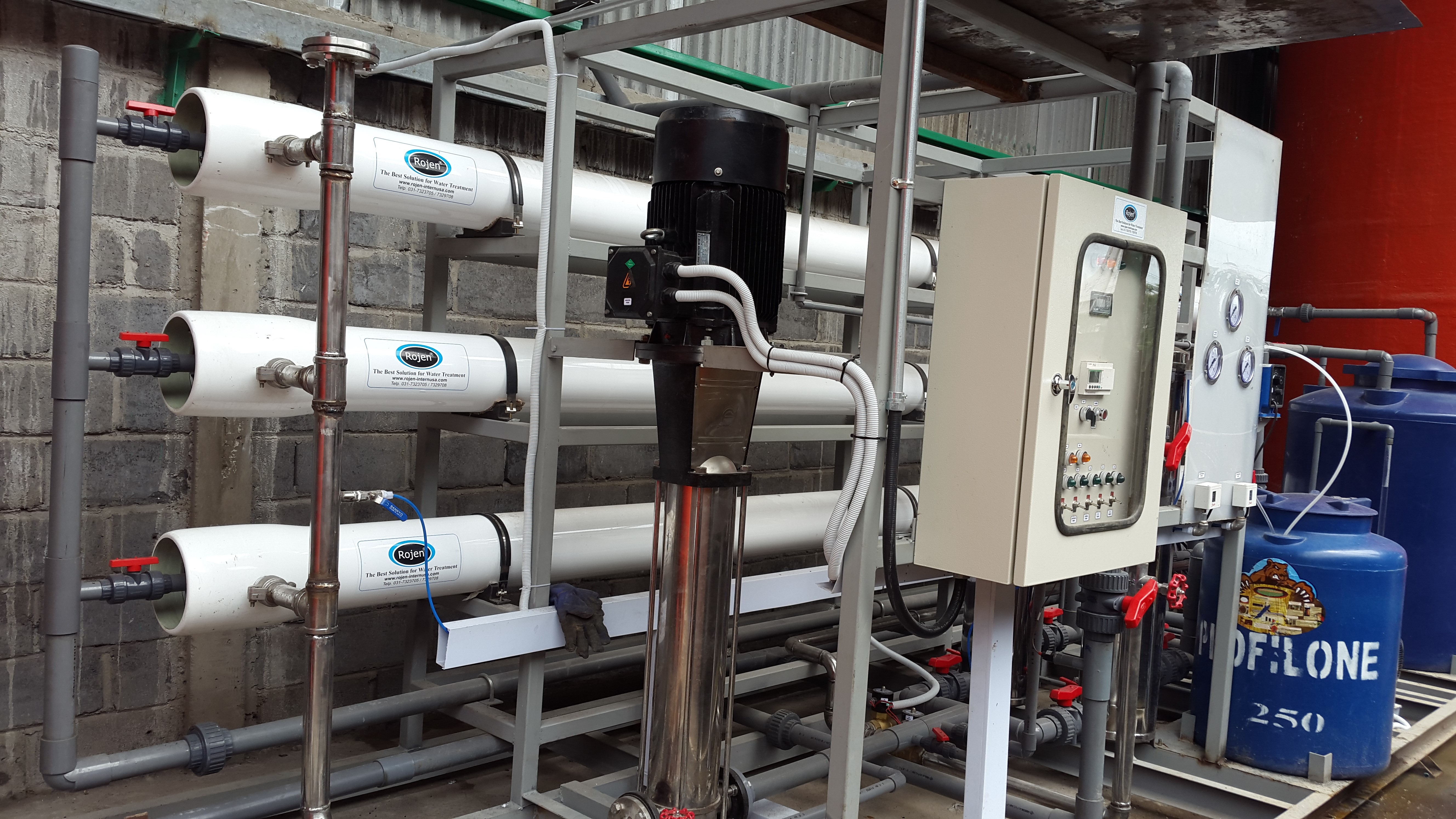 worker on laboratorium