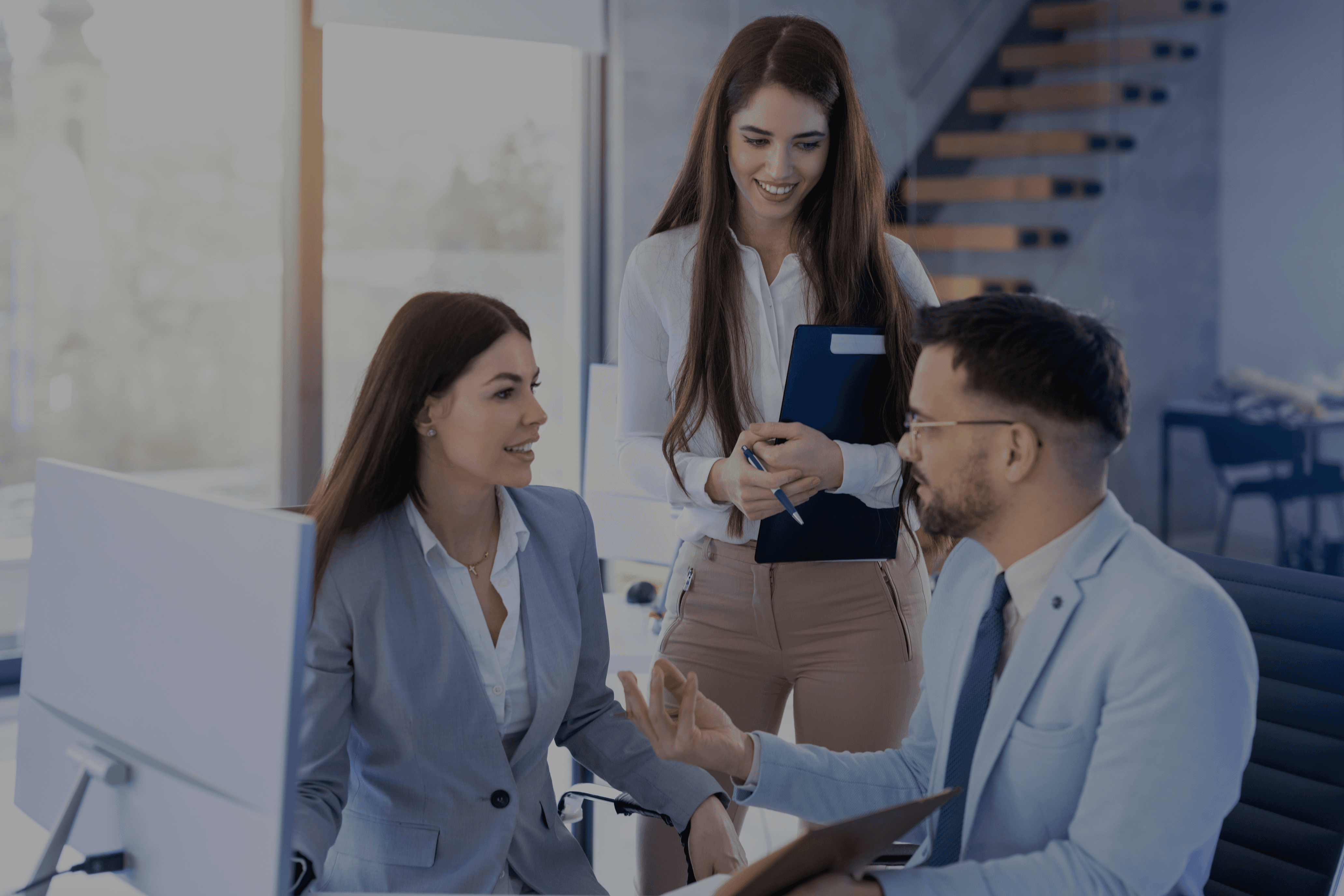 Motivated LATAM professional in a work setting, illustrating Talento-io's track record of fast placements, high retention, and significant cost savings for U.S. clients.