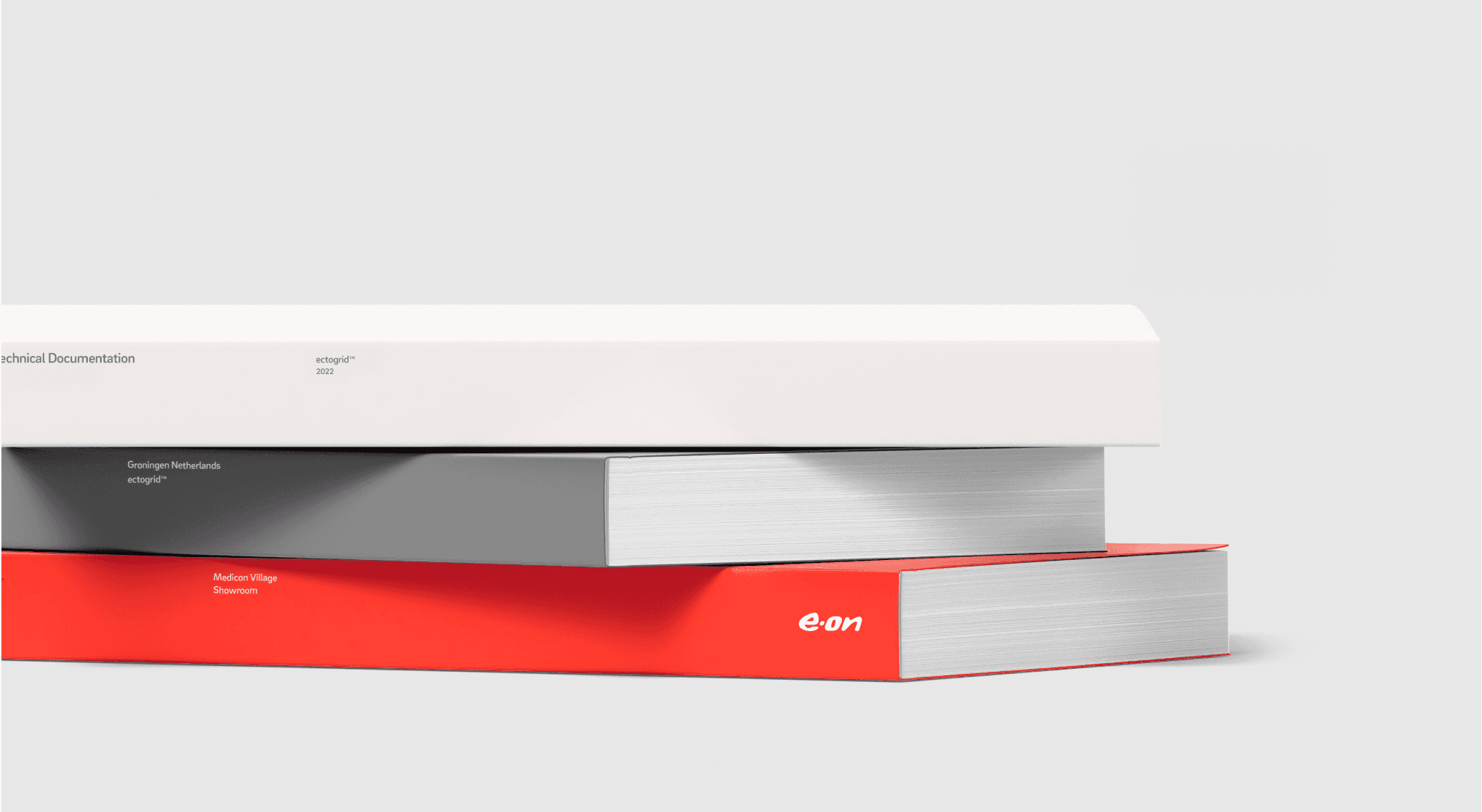 Ascent T-Kartor thumbnail: person holding ipad with ascent UI