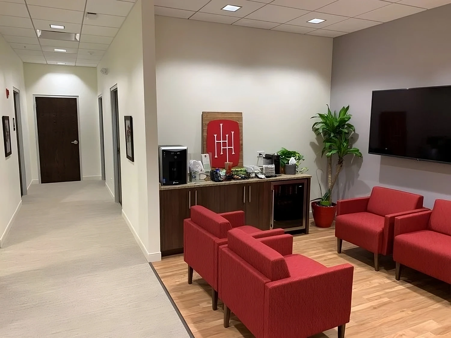 Modern patient lounge at Harper Health Glenview