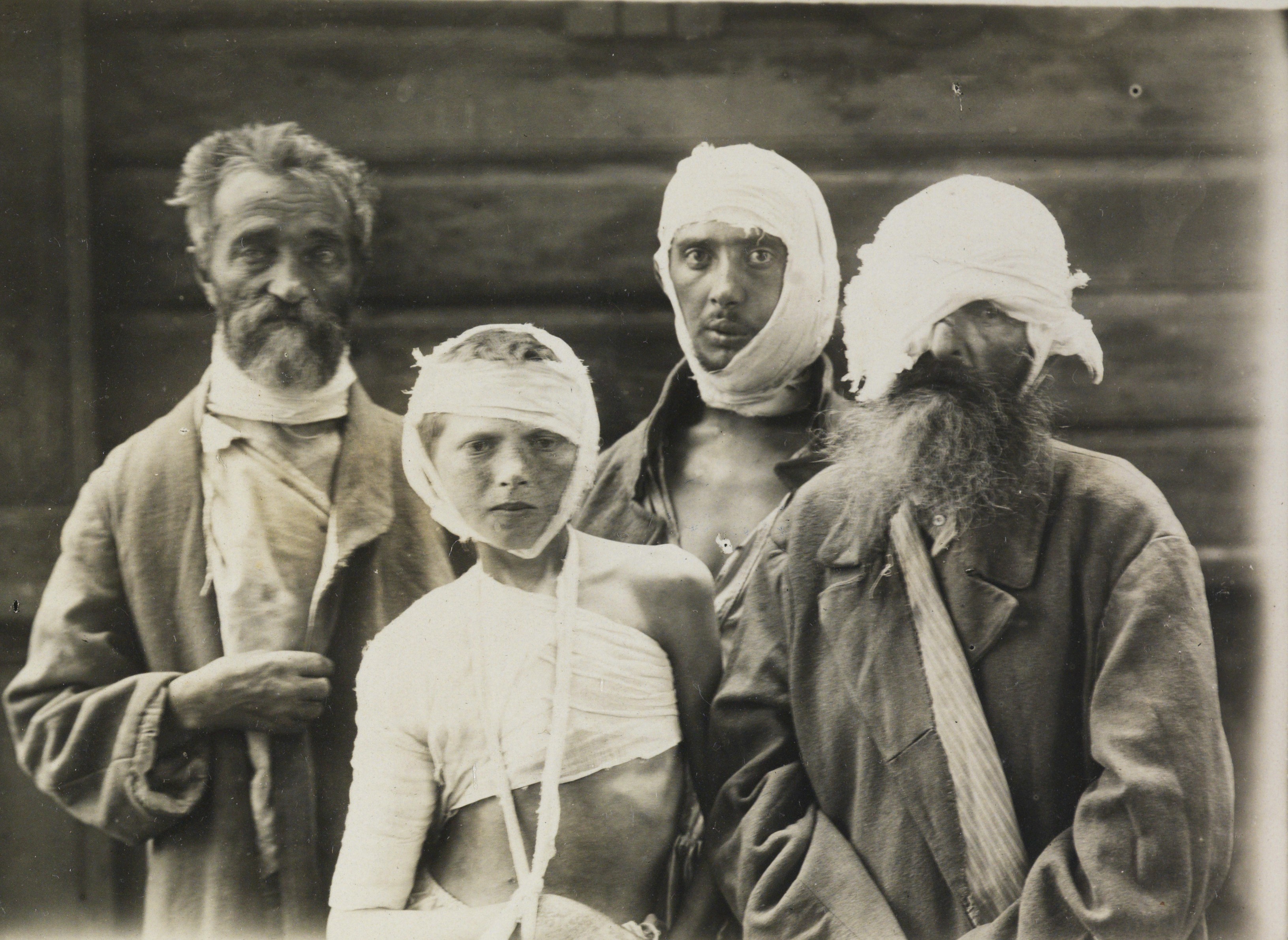 Survivors of a pogrom against the Jews of the town of Khodorkov