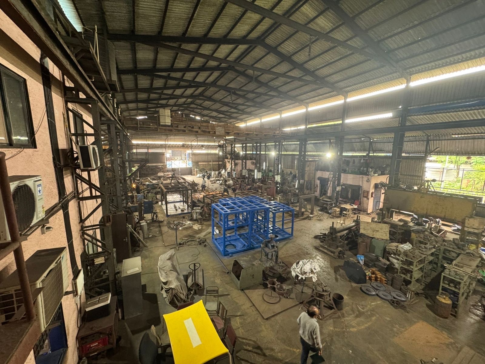 worker on laboratorium