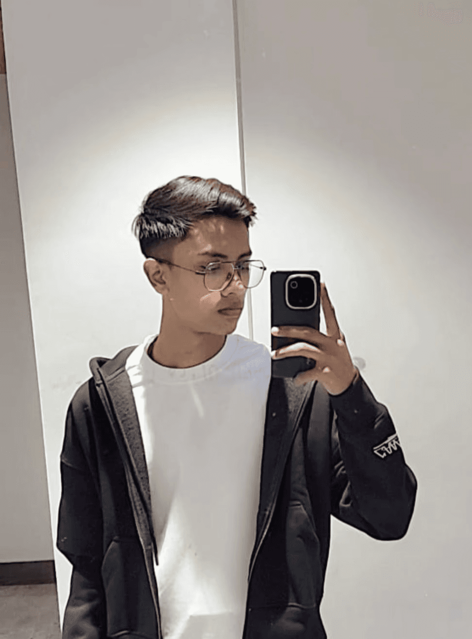 Woman team member photo