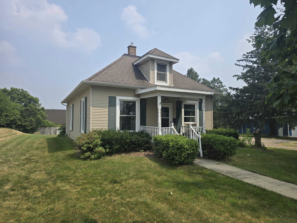 714 Ridge Street, Mineral Point, front photo
