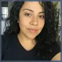 Profilbild von Camila Reyes für Rezensionen zu unserer AI-Image-Zusammenführung