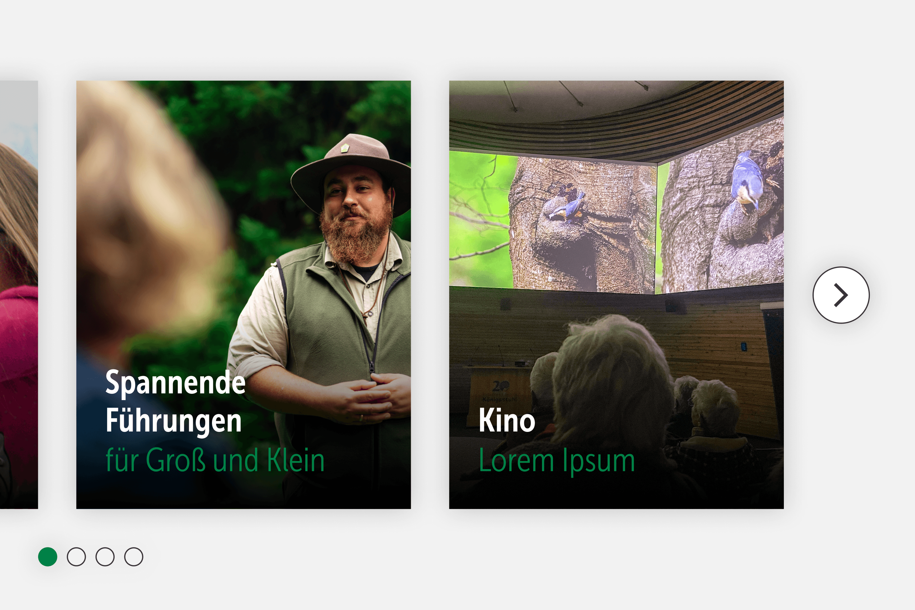 Zoo-Mitarbeiter vor Waldkulisse, Kinosaal