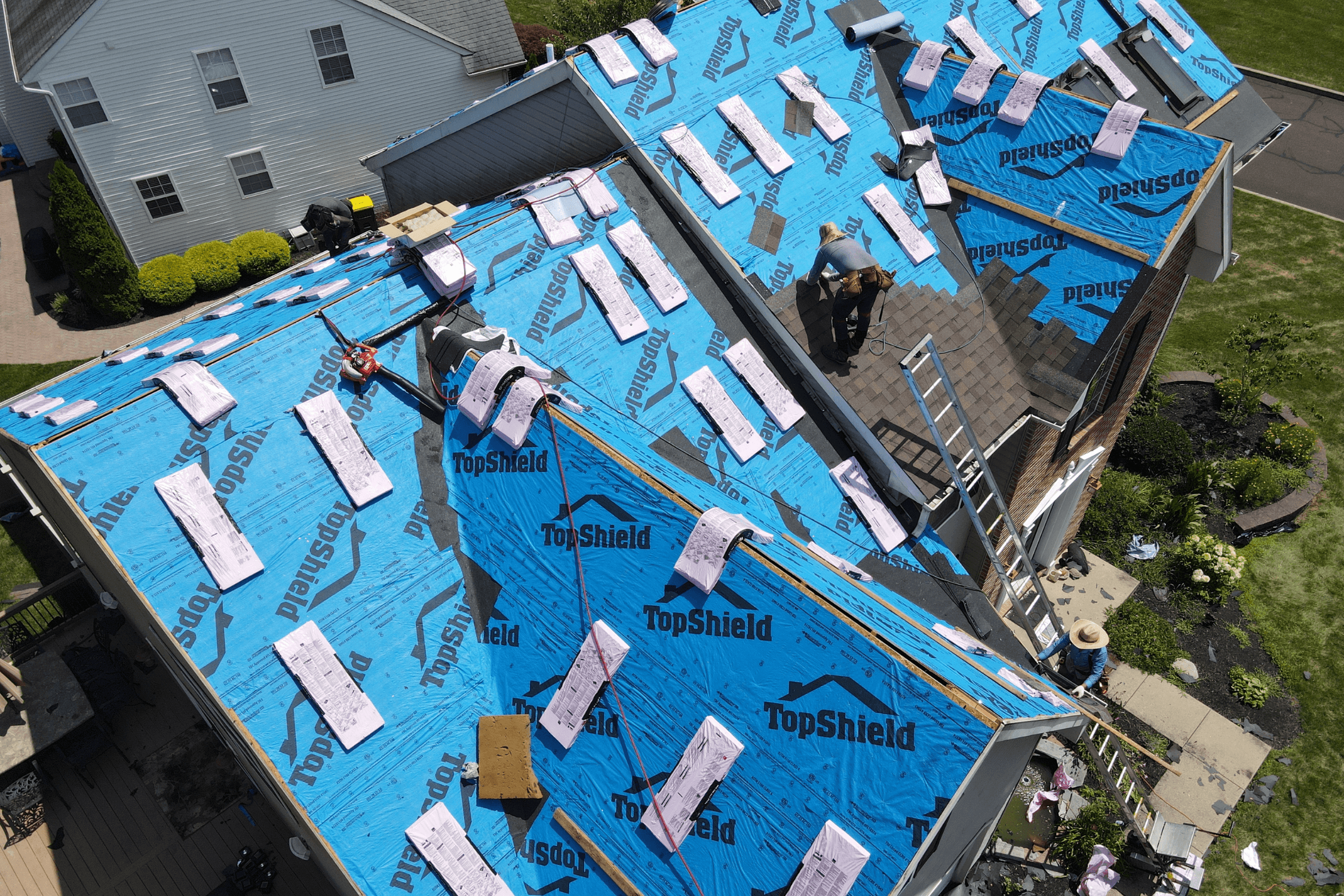 Installing new Tamko TITAN XT architectural shingles on 30 sq roof in Overland Park, KS