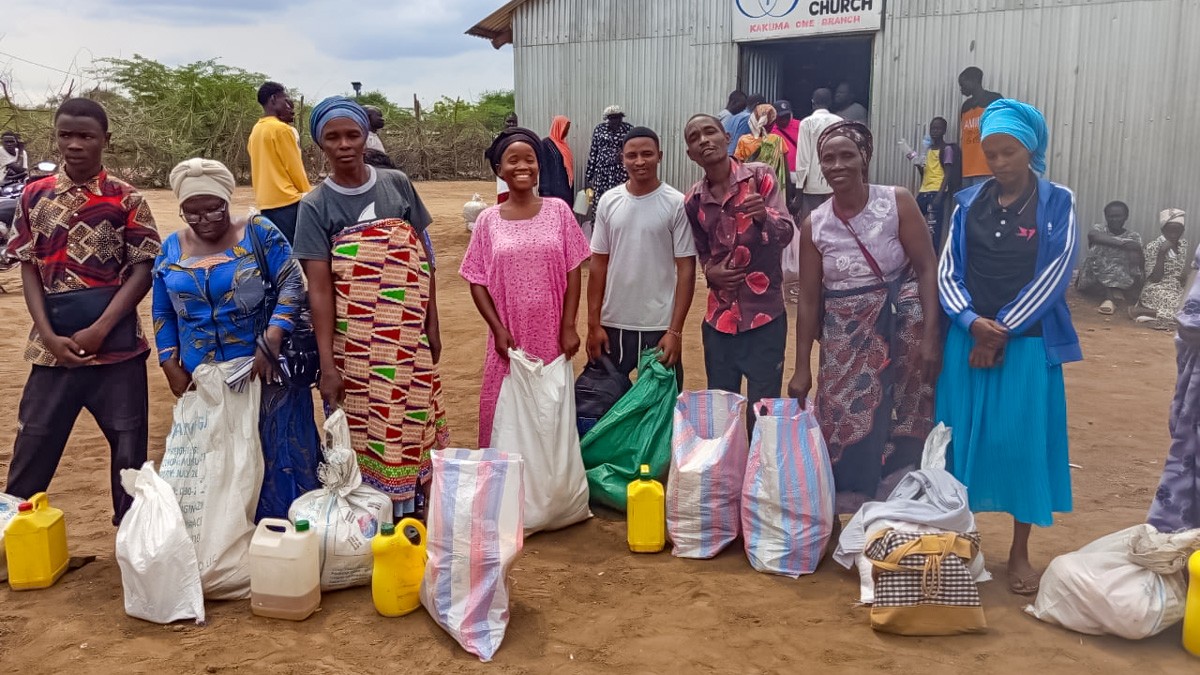 Recipients of the emergency food distribution