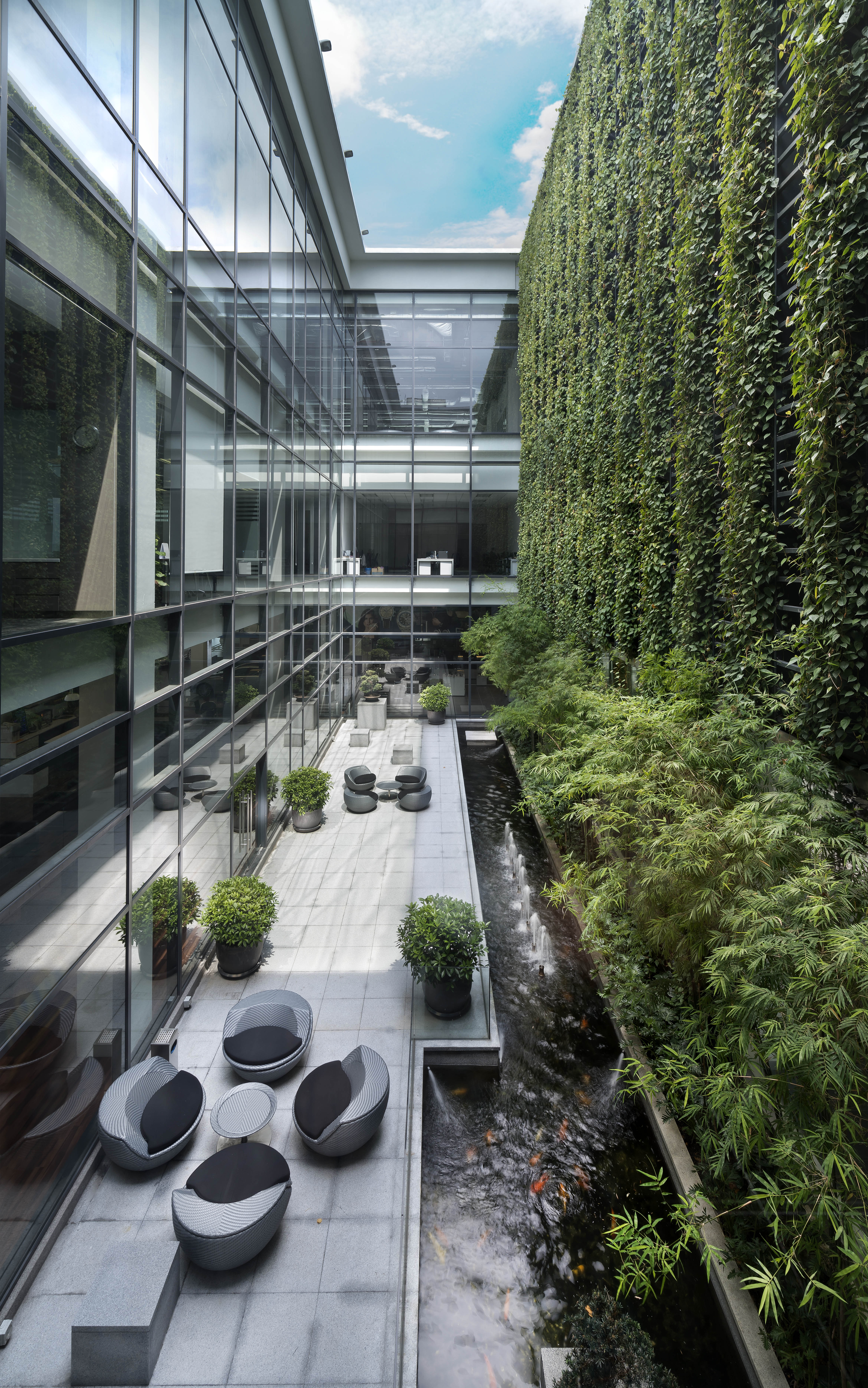 Courtyard view of Mercedes-Benz 3S Balakong by Asima Architects