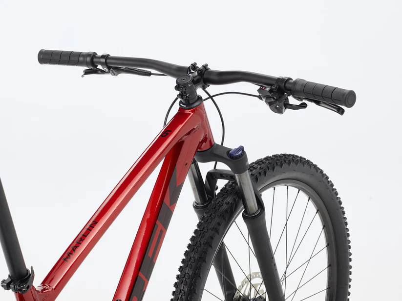Trek Marlin+ 6  Dnister Black