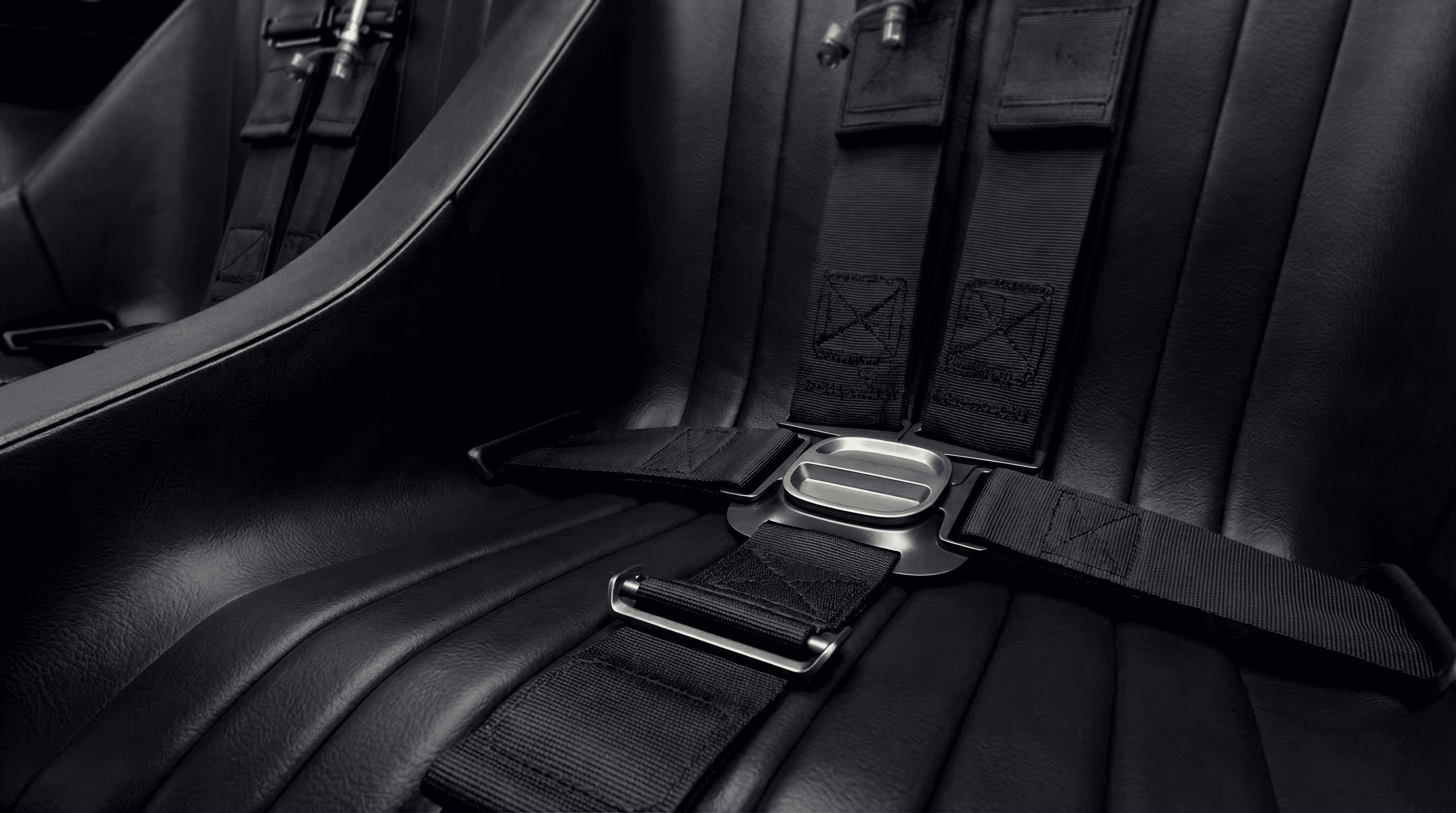 Classic 5 point race harness but with a modern quick release design