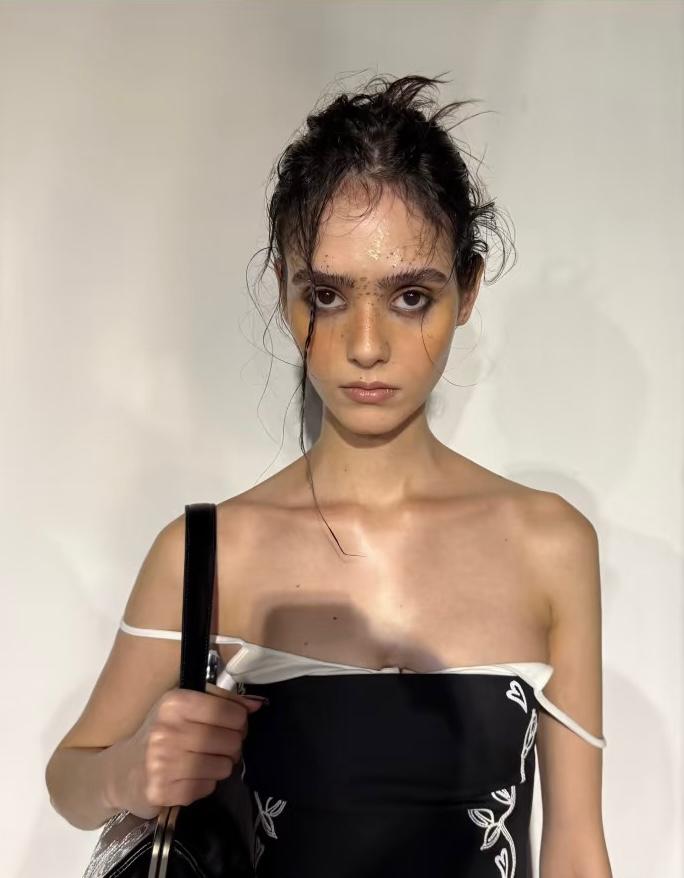 Ro Pinheiro | HOLY MGMT model