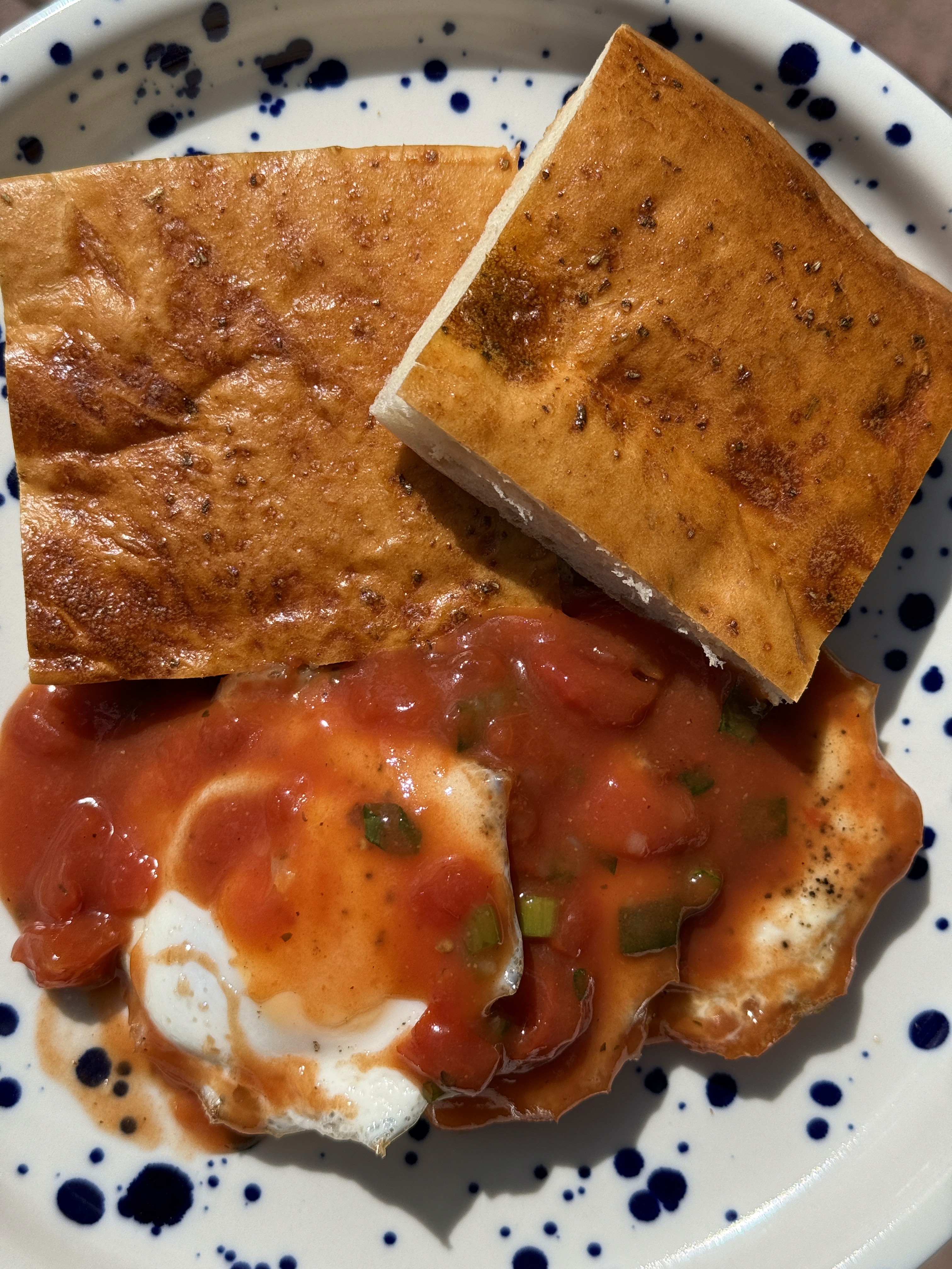 Dieta pudełkowa prosto z Bydgoszczy dostarcza smaczną i zbilansowaną dietę pudełkową w przystępnych cenach. Jeśli szukasz zdrowego i taniego cateringu dietetycznego, nasza dieta pudełkowa Bydgoszcz to idealne rozwiązanie. Catering dietetyczny z Bydgoszczy zapewnia świeże, wysokiej jakości posiłki, które łączą smak i wartość odżywczą w wyjątkowo atrakcyjnej cenie. Postaw na dietę pudełkową Bydgoszcz, aby cieszyć się wygodą i najlepszym stosunkiem jakości do ceny na rynku. Catering dietetyczny w Bydgoszczy to doskonały wybór dla każdego, kto chce zdrowo jeść bez konieczności samodzielnego gotowania, wybierając tanie i sprawdzone rozwiązania.