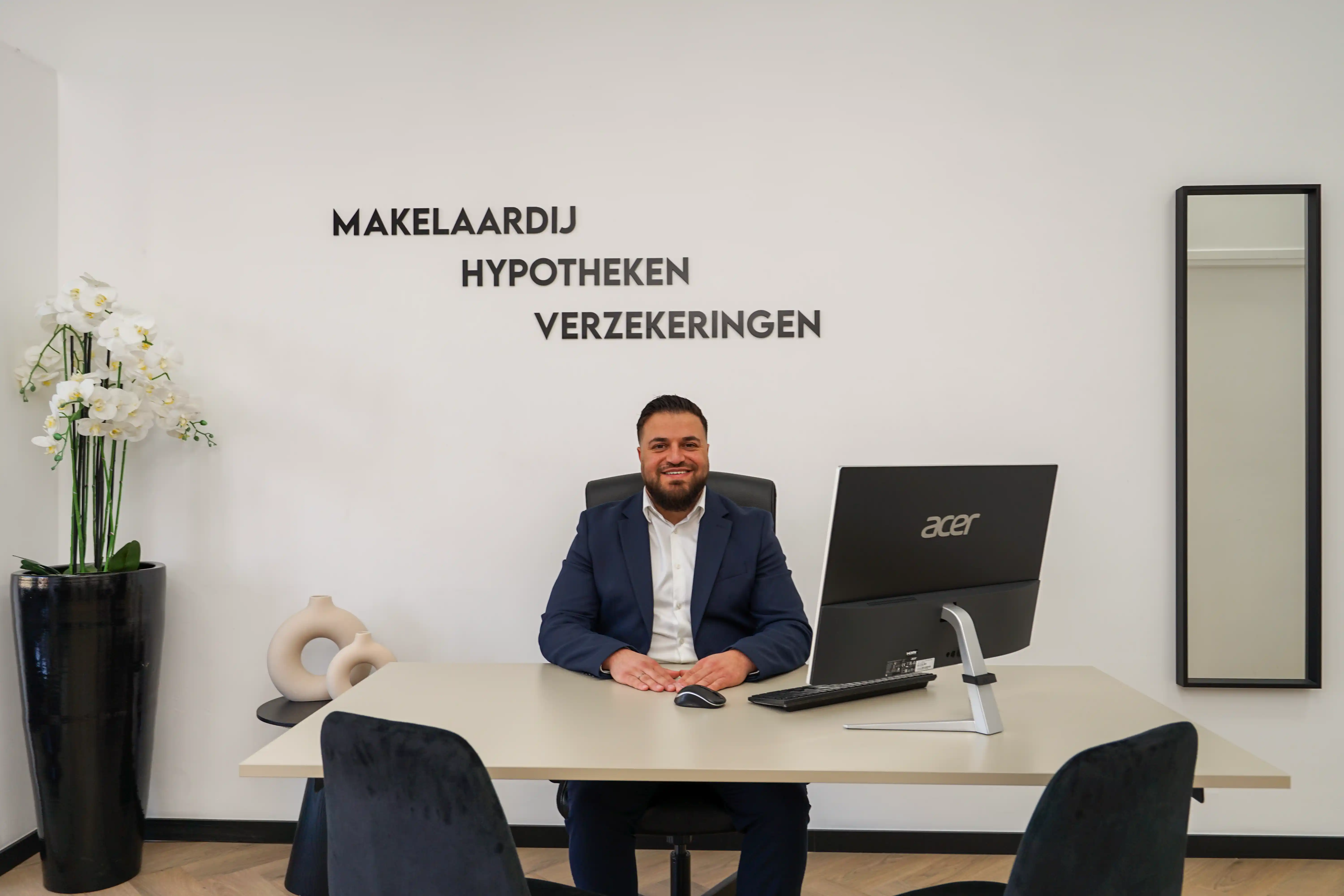 Verzekeringsadviseur ON Makelaardij & Financieel Advies Den Haag — persoonlijk advies op kantoor