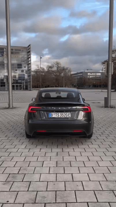 რას ფიქრობ Tesla Model 3-ზე?