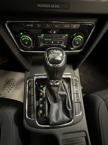 SKODA Superb 2013 WHITE Gebrauchtwagen - Galeriebild 8