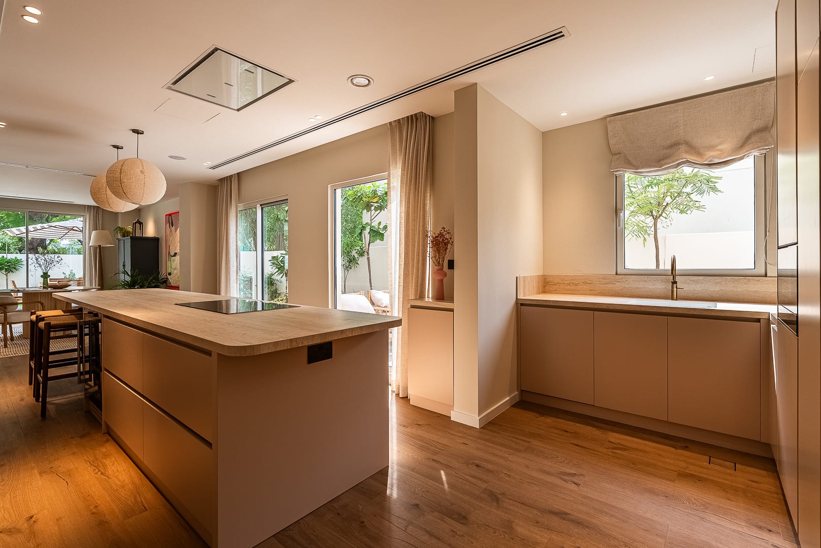 Image of big glass windows and doors in a dinning area