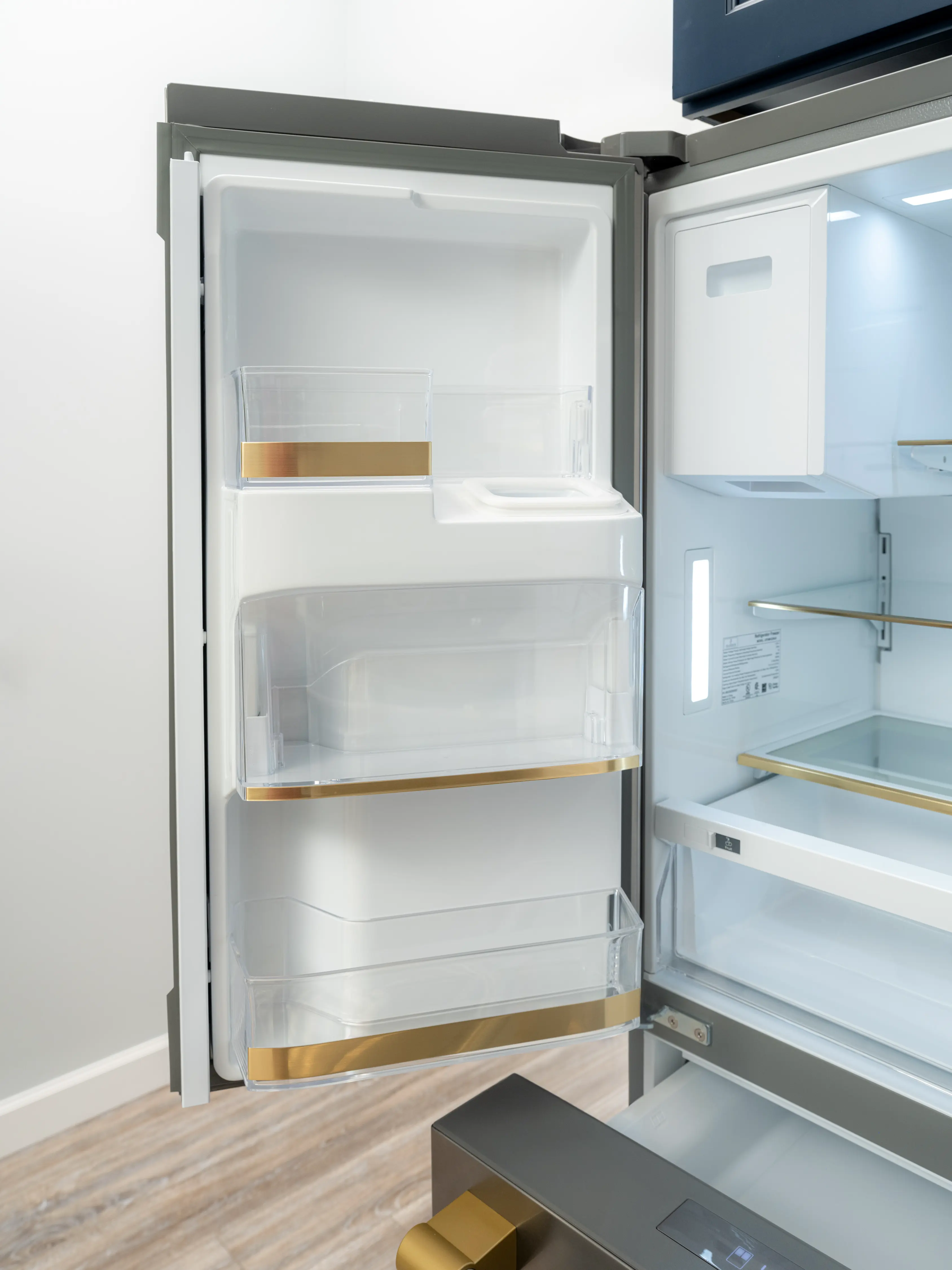  REFRIGERATOR UFDMH224AS FRENCH DOOR