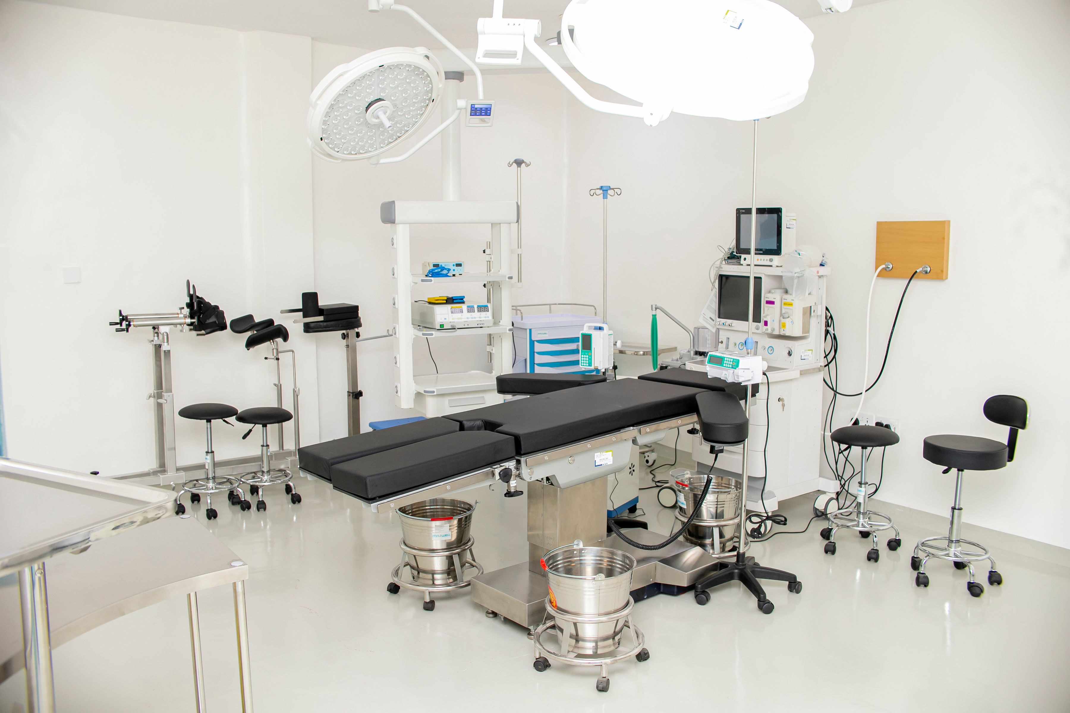 Medium shot nurses with face masks