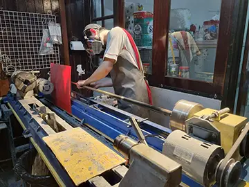 sunny akani making snooker cues