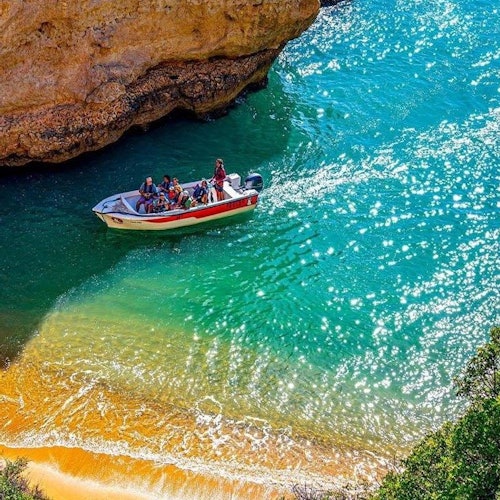 Aquashow Park + Benagil Cave Tour tickets in Quarteira