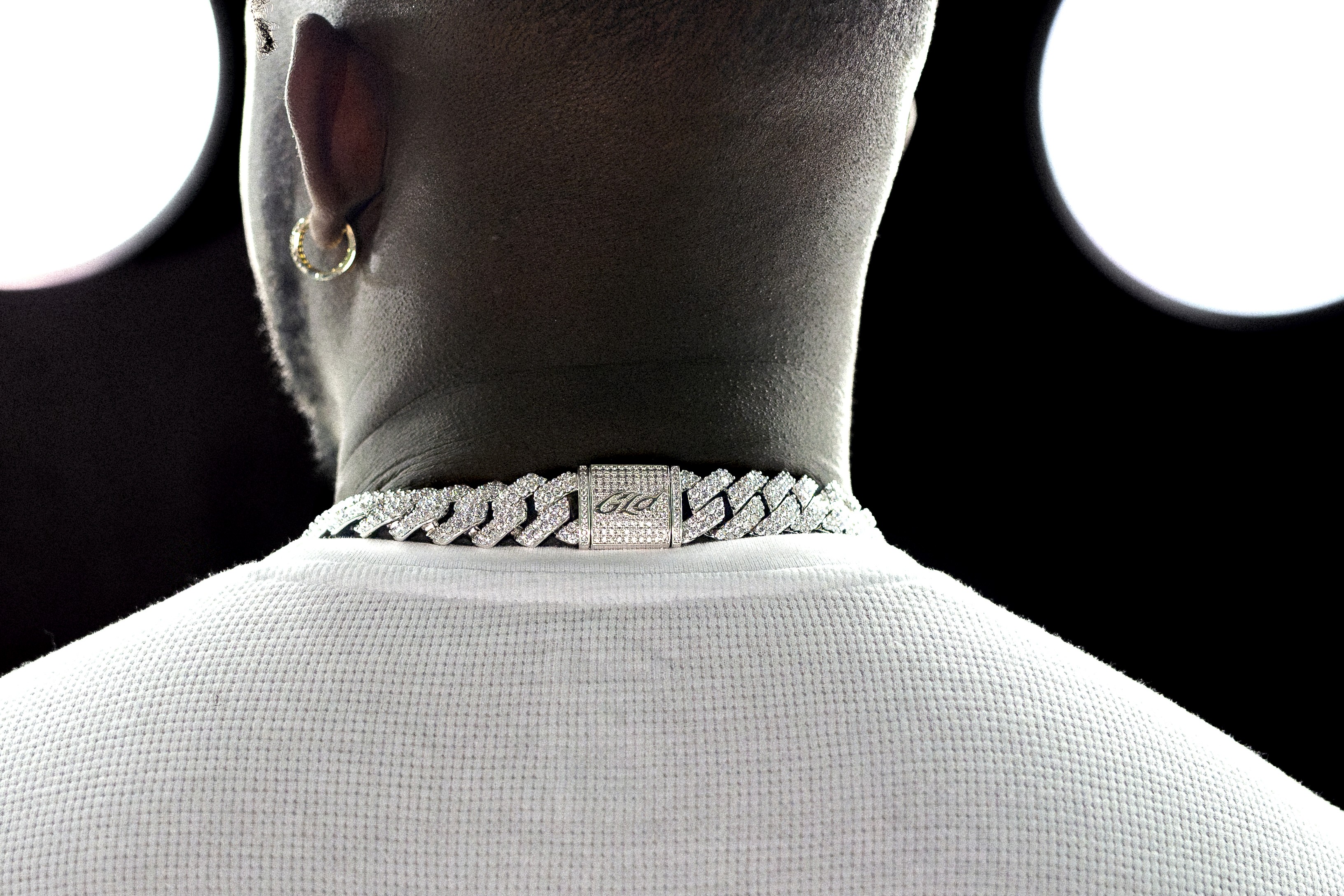 Clifford Taylor IV wearign GLD cuban link 