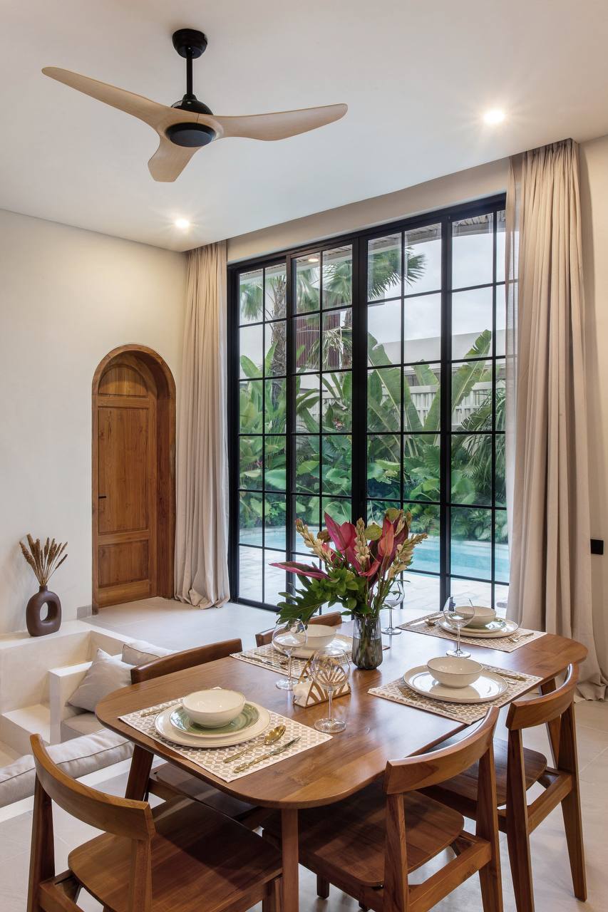 A modern 2-bedroom villa within walking distance of Cemagi Beach