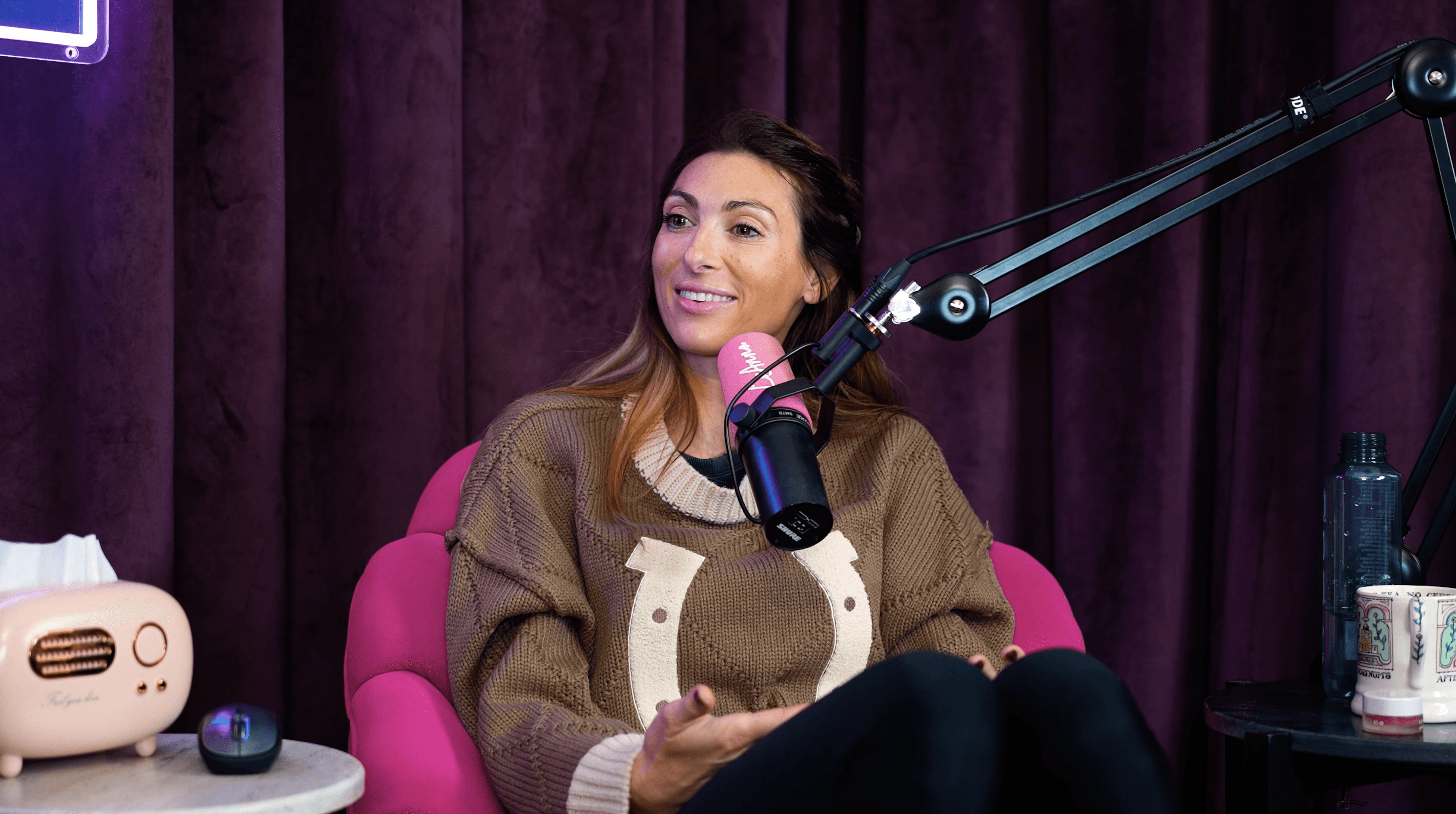 Coach explaining stuff to an athlete