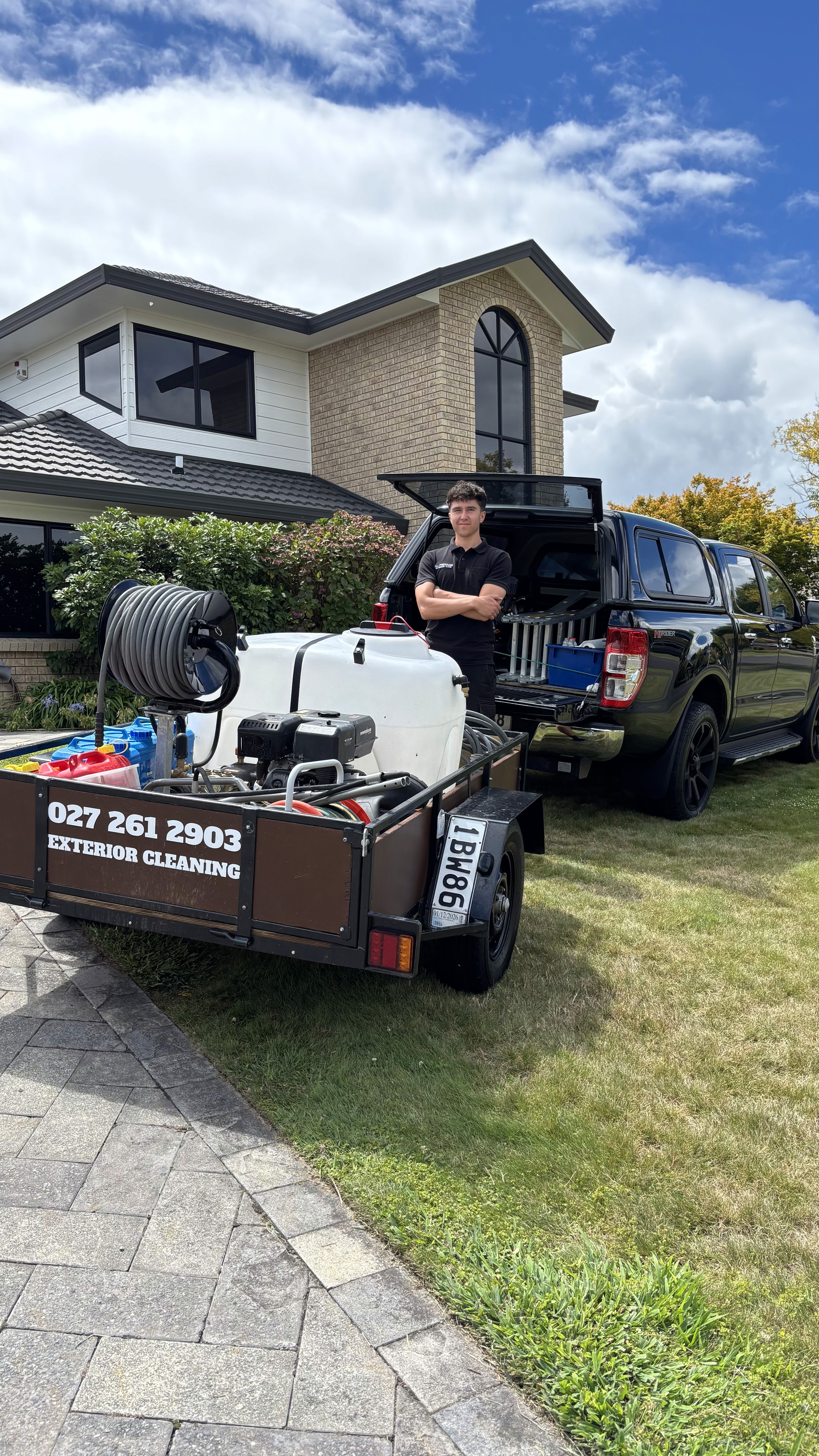 MJ Exterior Cleaning logo Hamilton Waikato
