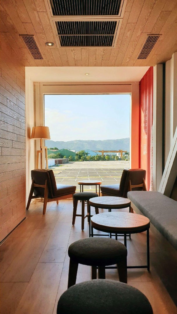 Different settings and color accents