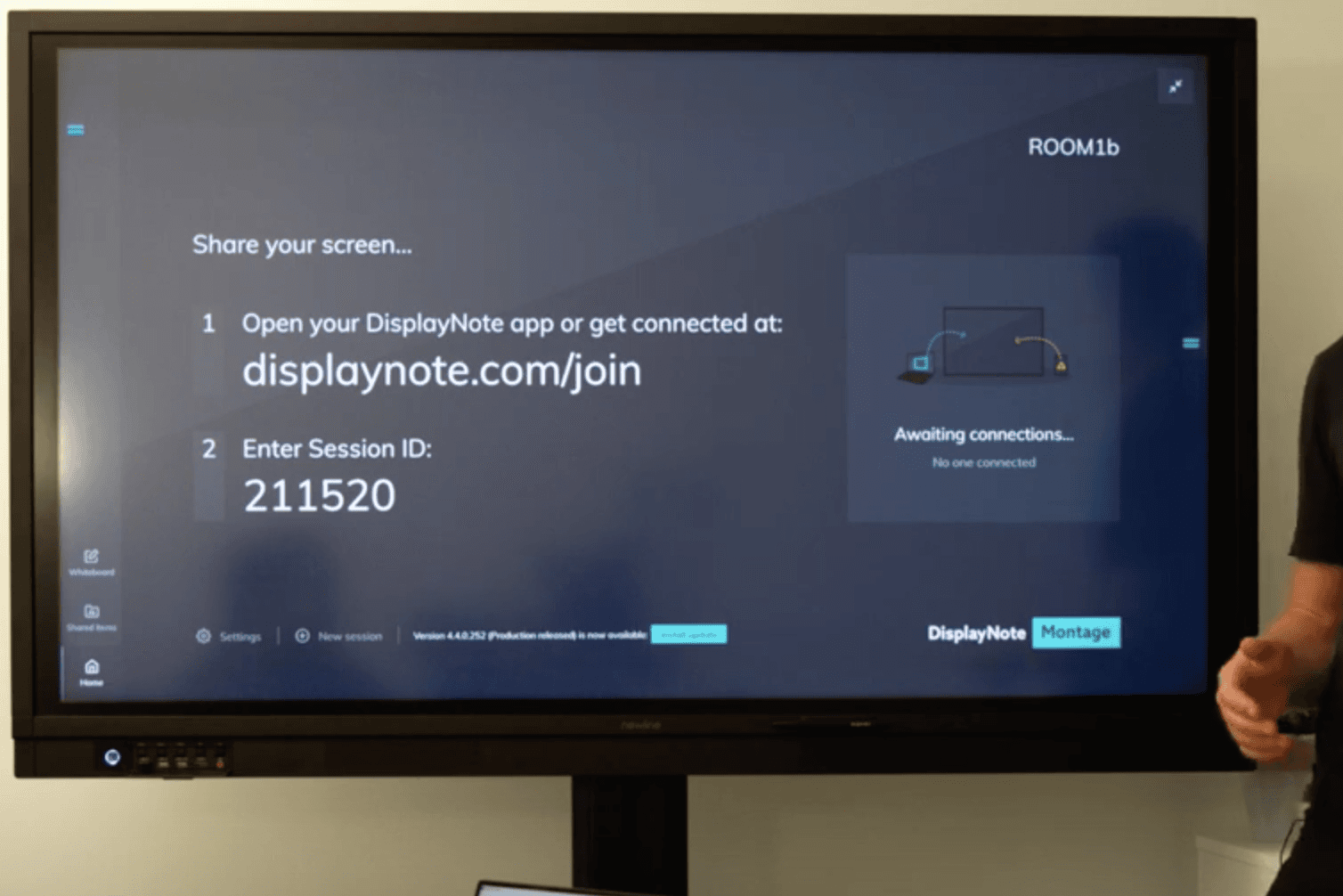Moderator mode being demostrated on a large screen