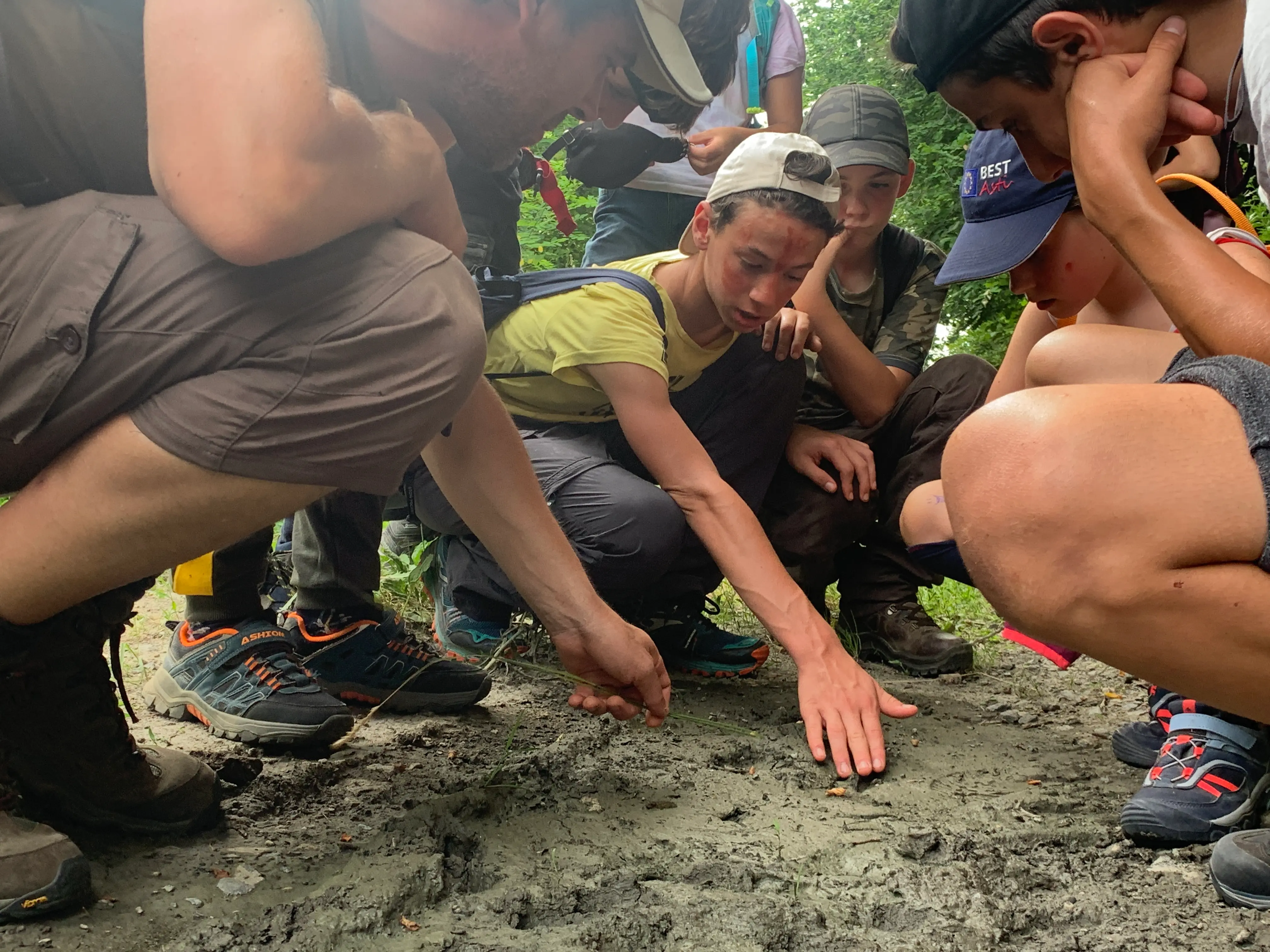 Andrea Modesti, istruttore di survival e bushcraft, esperto in campi avventura per ragazzi e corsi di sopravvivenza outdoor