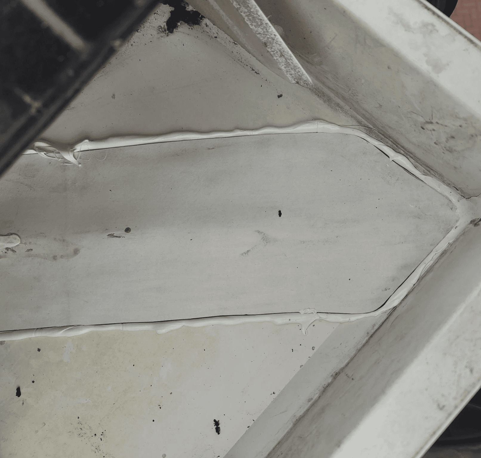 Herstelde dakgoot lekkage