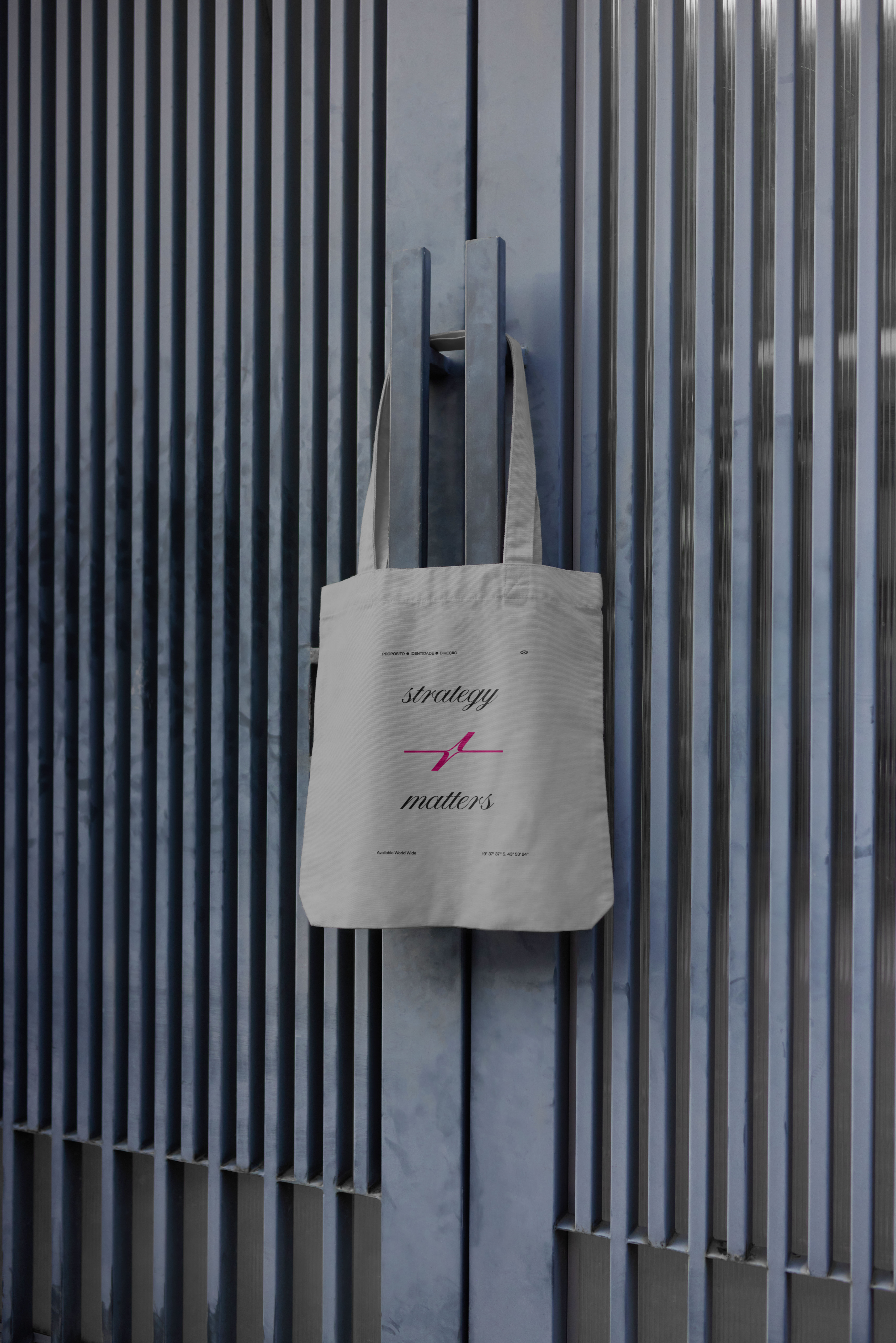 TOTE-BAG-MOCKUP