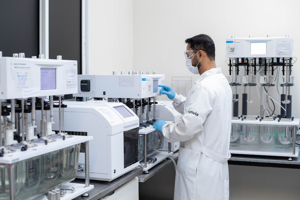 Laboratório bioanalítico da Synvia integrado ao centro clínico para validação de métodos e estudos bioanalíticos