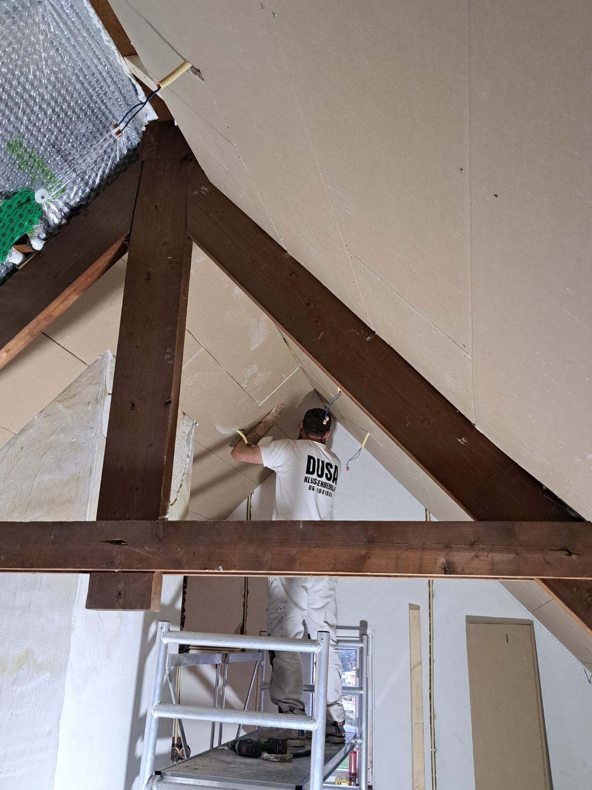 Stukadoor Dusa Klussenbedrijf aan het werk in Maastricht