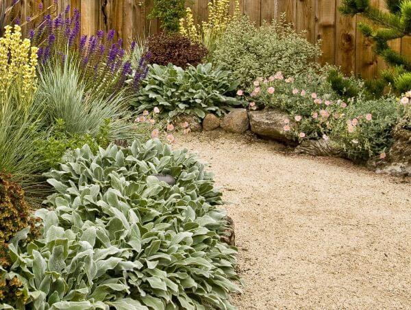 štěrková cestička