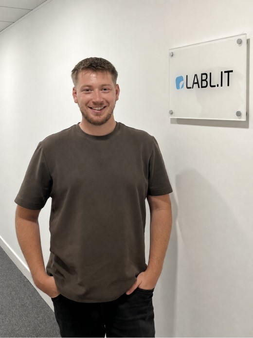 COO Rhys outside the Labl.it office