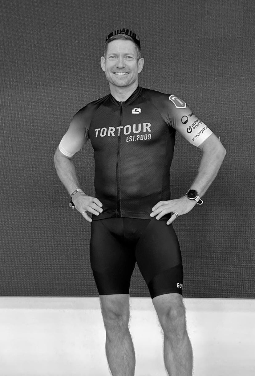 Concetrated triathlete grayscale