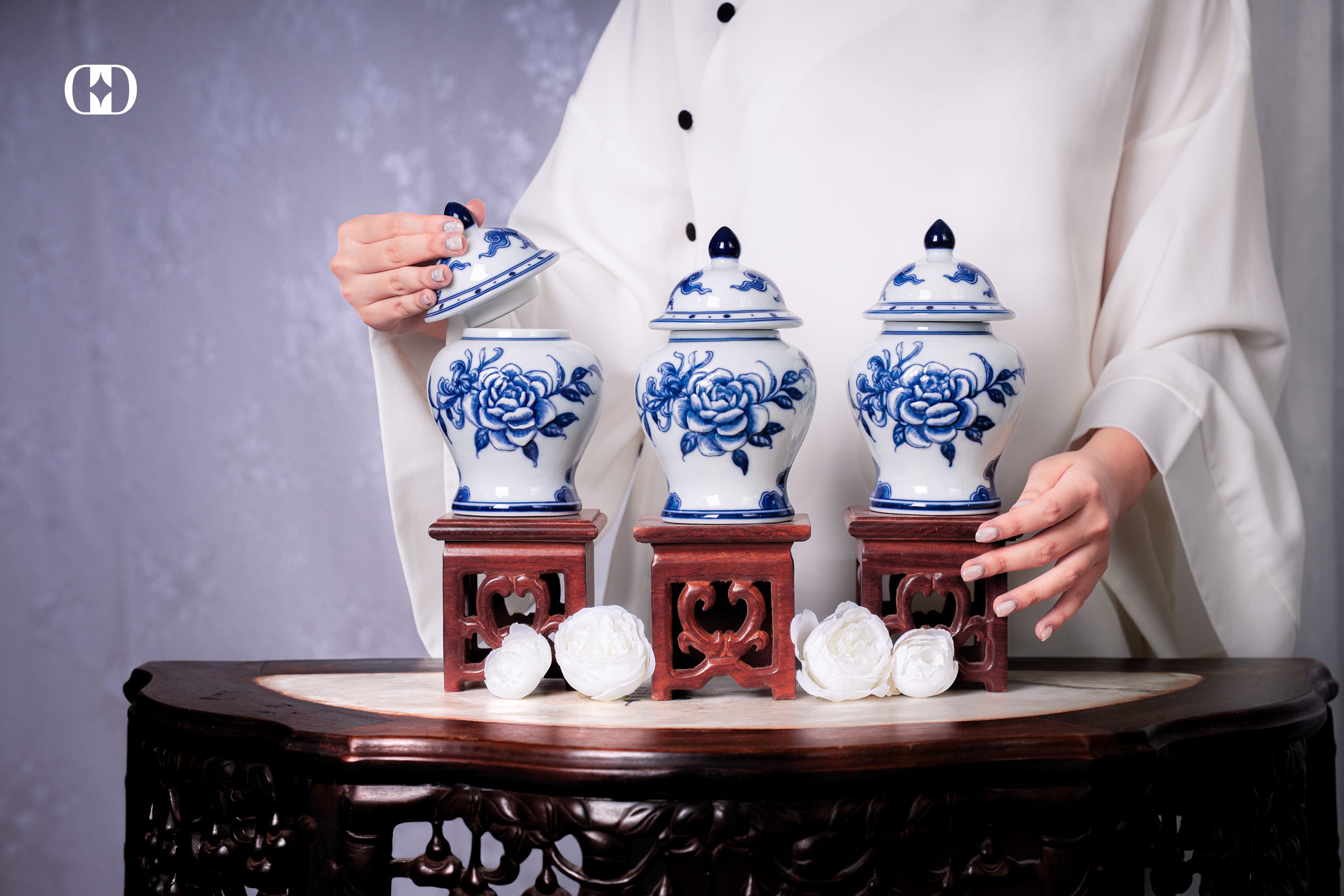 cách đặt hũ gạo muối nước trên bàn thờ
