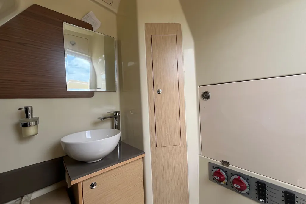 Boat thumbnail 3