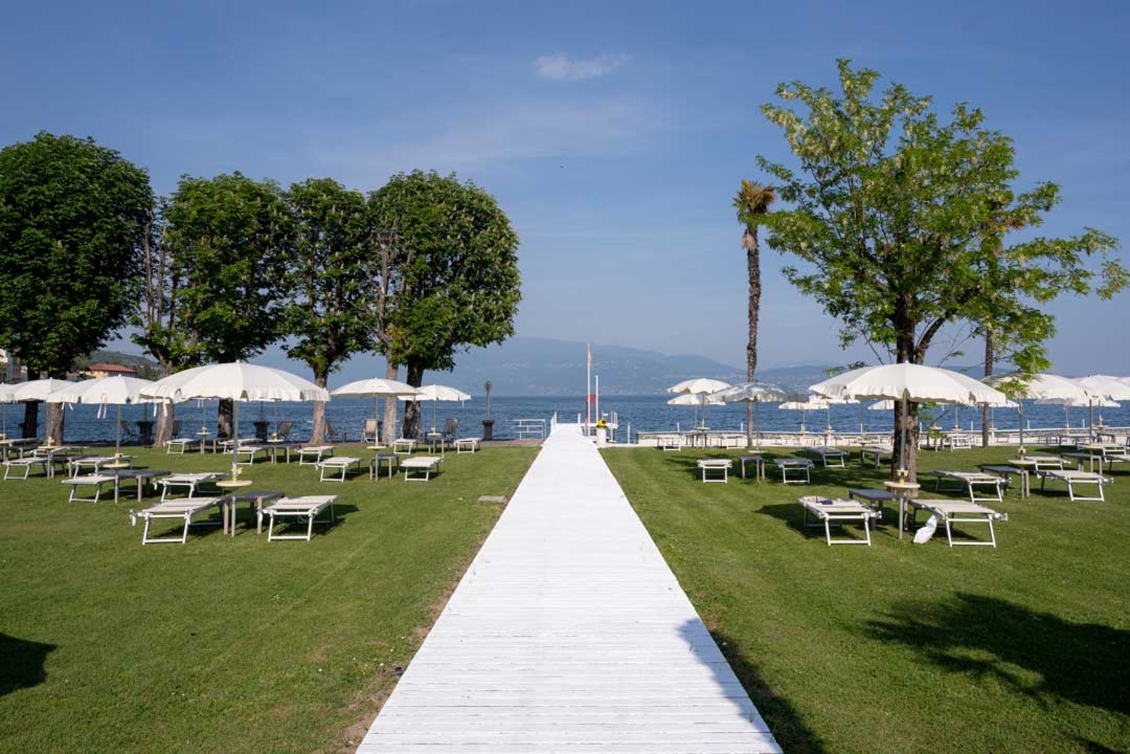 5 Lidi attrezzati al lago in Lombardia dove fare il bagno con i bambini - Milano da piccoli