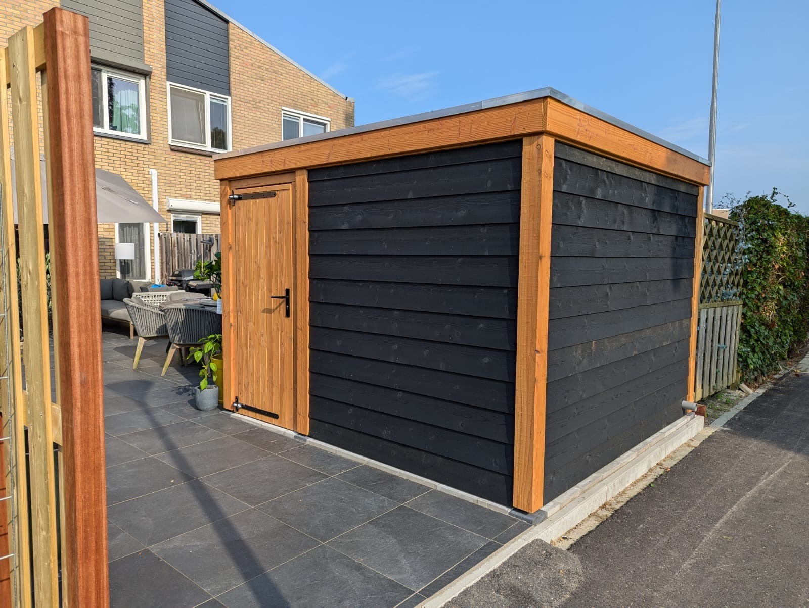Nieuwe Schuur in de tuin gemaakt door Prins gardens