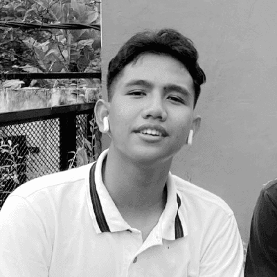 a person wearing a baseball cap