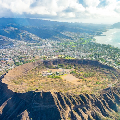 在夏威夷的钻石头火山口中,阿里尔的美景。