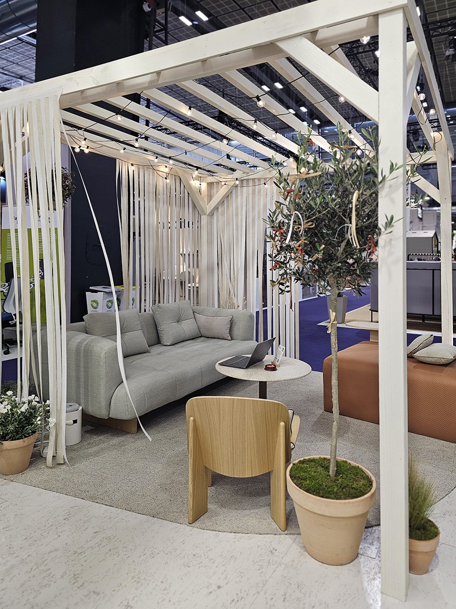 Stand salon hexagone zone de repos