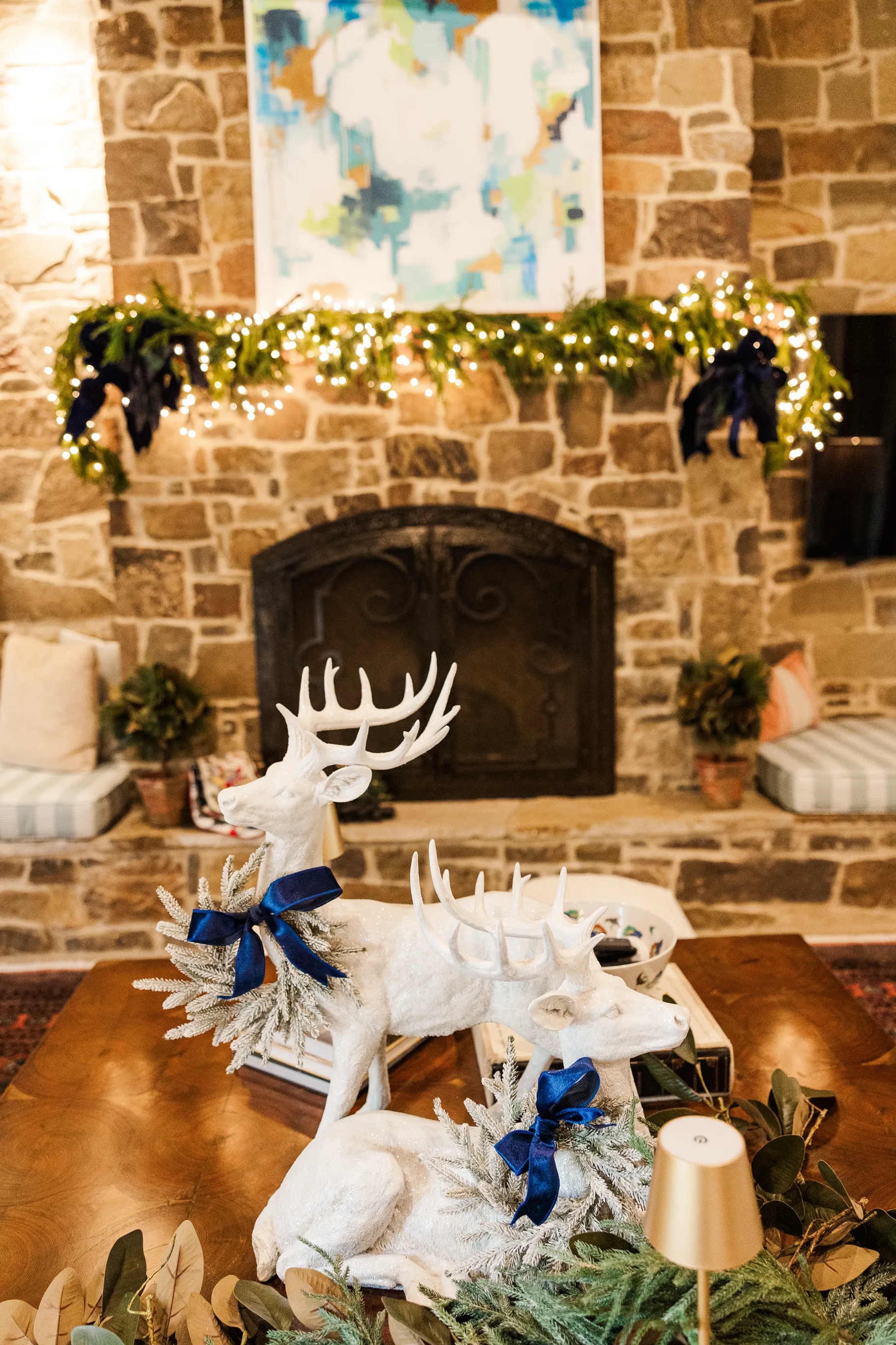 Luxury table setting by Sarah Overall Events with pink embroidered napkins, gold-rimmed plates, floral arrangements, and personalized menus in Shreveport.
